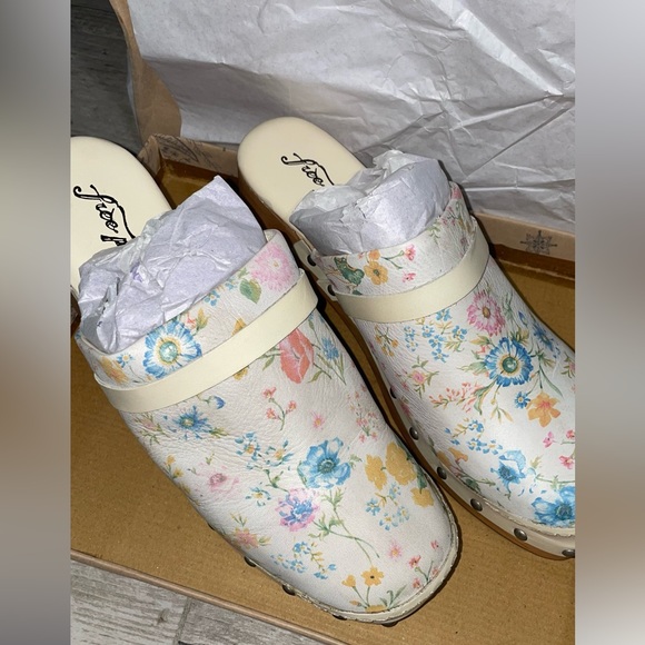 Free People Floral Calabasas Clog - Picture 2 of 3